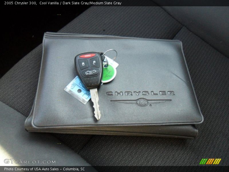 Cool Vanilla / Dark Slate Gray/Medium Slate Gray 2005 Chrysler 300