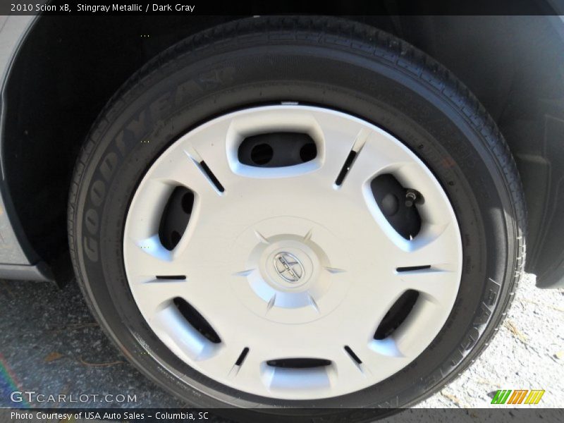 Stingray Metallic / Dark Gray 2010 Scion xB