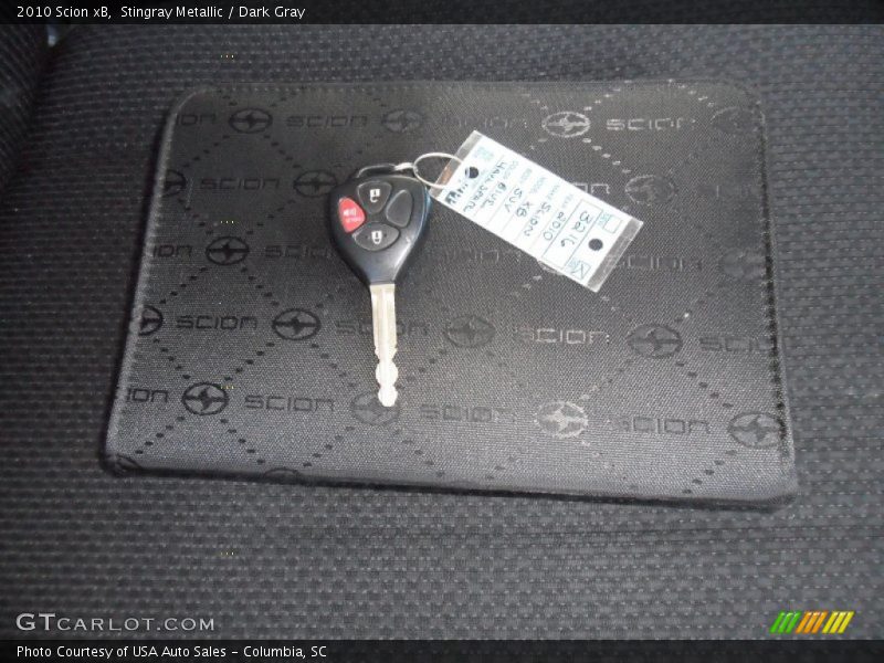 Stingray Metallic / Dark Gray 2010 Scion xB