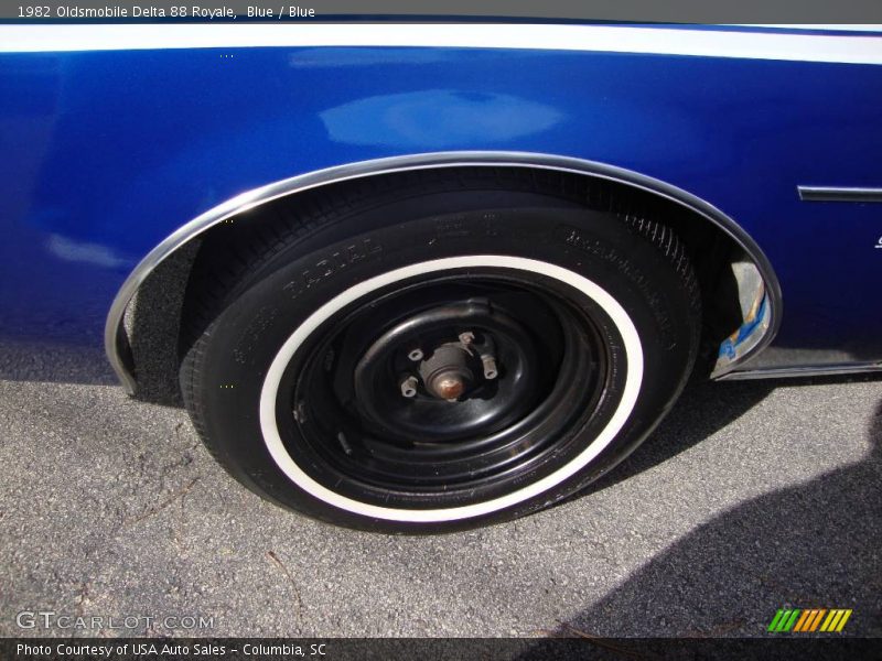 Blue / Blue 1982 Oldsmobile Delta 88 Royale