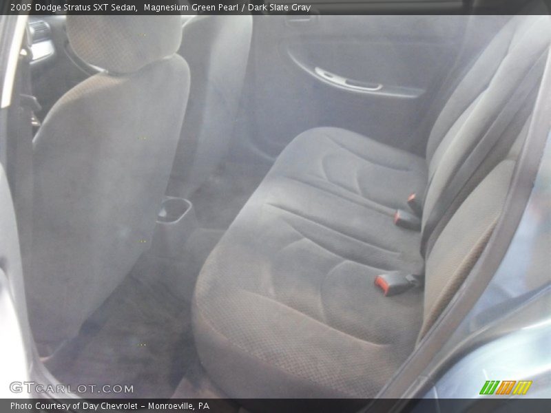 Magnesium Green Pearl / Dark Slate Gray 2005 Dodge Stratus SXT Sedan