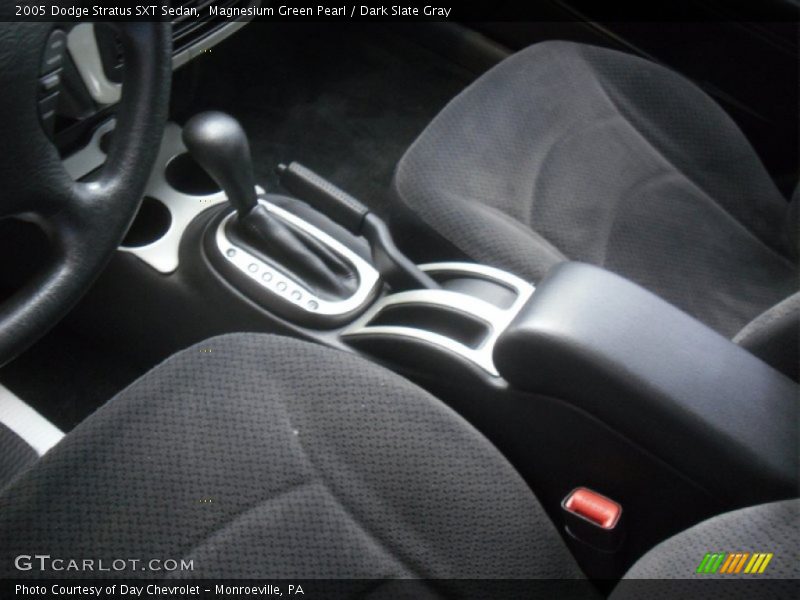 Magnesium Green Pearl / Dark Slate Gray 2005 Dodge Stratus SXT Sedan