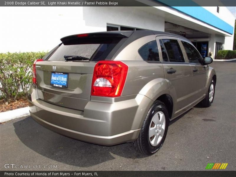 Light Khaki Metallic / Pastel Pebble Beige 2008 Dodge Caliber SE