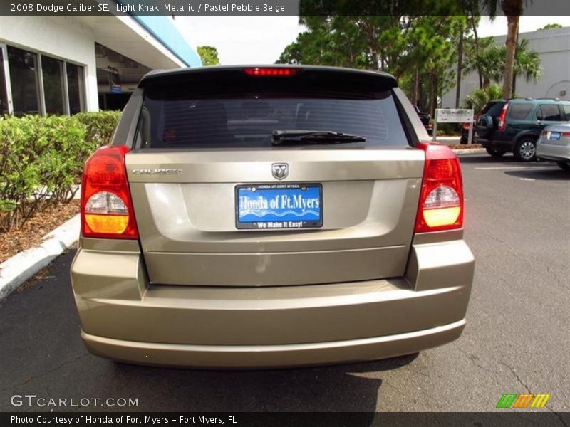 Light Khaki Metallic / Pastel Pebble Beige 2008 Dodge Caliber SE