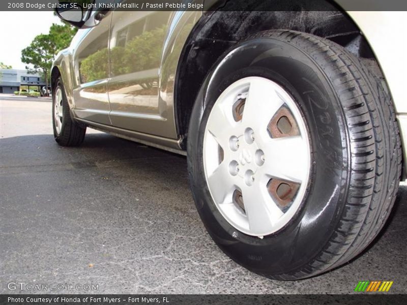 Light Khaki Metallic / Pastel Pebble Beige 2008 Dodge Caliber SE