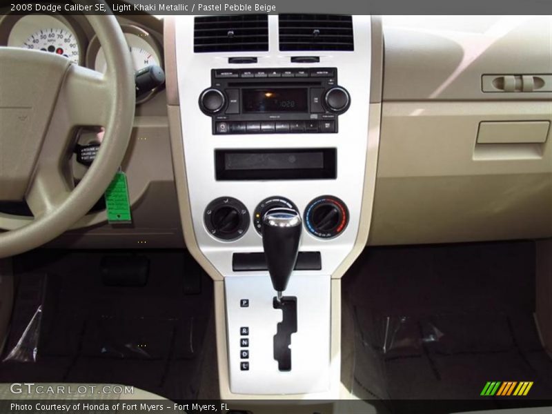 Light Khaki Metallic / Pastel Pebble Beige 2008 Dodge Caliber SE