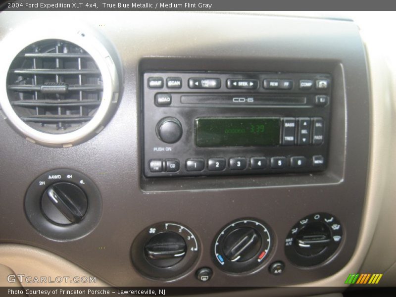 True Blue Metallic / Medium Flint Gray 2004 Ford Expedition XLT 4x4