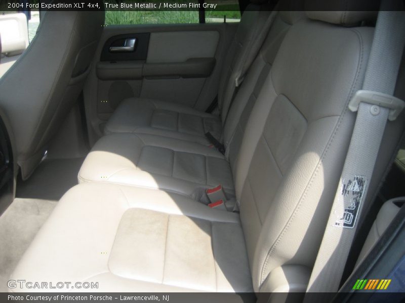 True Blue Metallic / Medium Flint Gray 2004 Ford Expedition XLT 4x4
