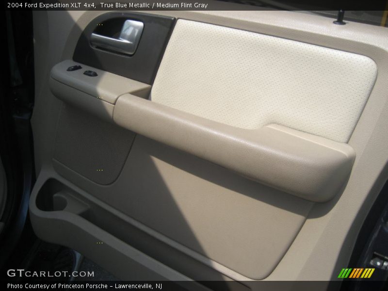 True Blue Metallic / Medium Flint Gray 2004 Ford Expedition XLT 4x4