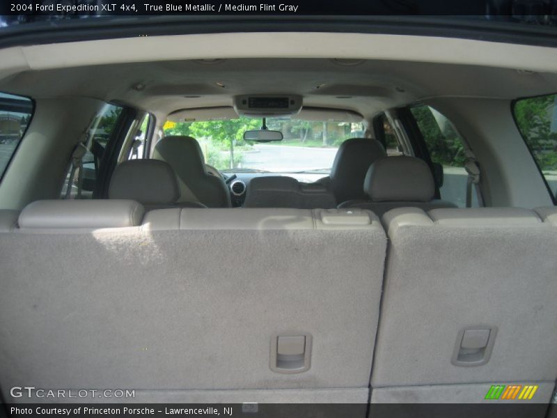True Blue Metallic / Medium Flint Gray 2004 Ford Expedition XLT 4x4