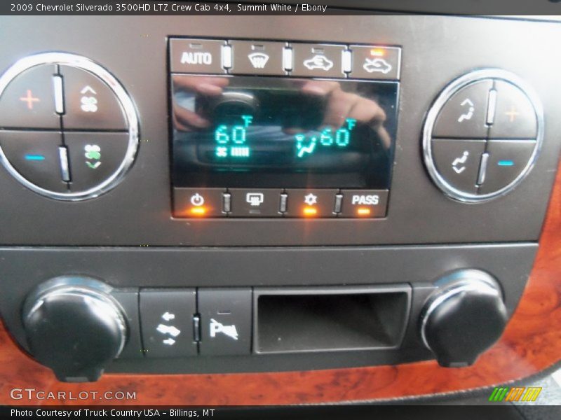Summit White / Ebony 2009 Chevrolet Silverado 3500HD LTZ Crew Cab 4x4
