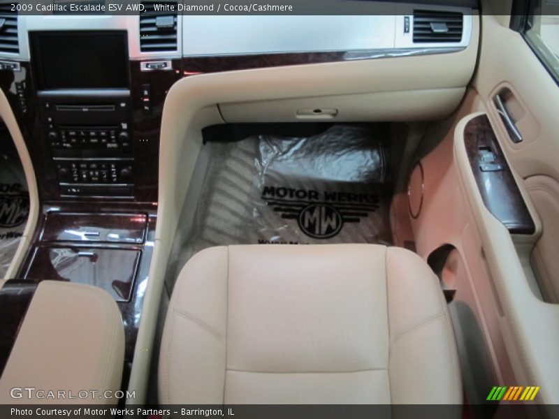 White Diamond / Cocoa/Cashmere 2009 Cadillac Escalade ESV AWD