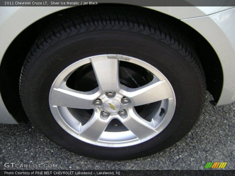 Silver Ice Metallic / Jet Black 2011 Chevrolet Cruze LT
