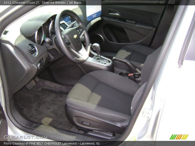 Silver Ice Metallic / Jet Black 2011 Chevrolet Cruze LT