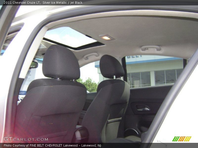 Silver Ice Metallic / Jet Black 2011 Chevrolet Cruze LT