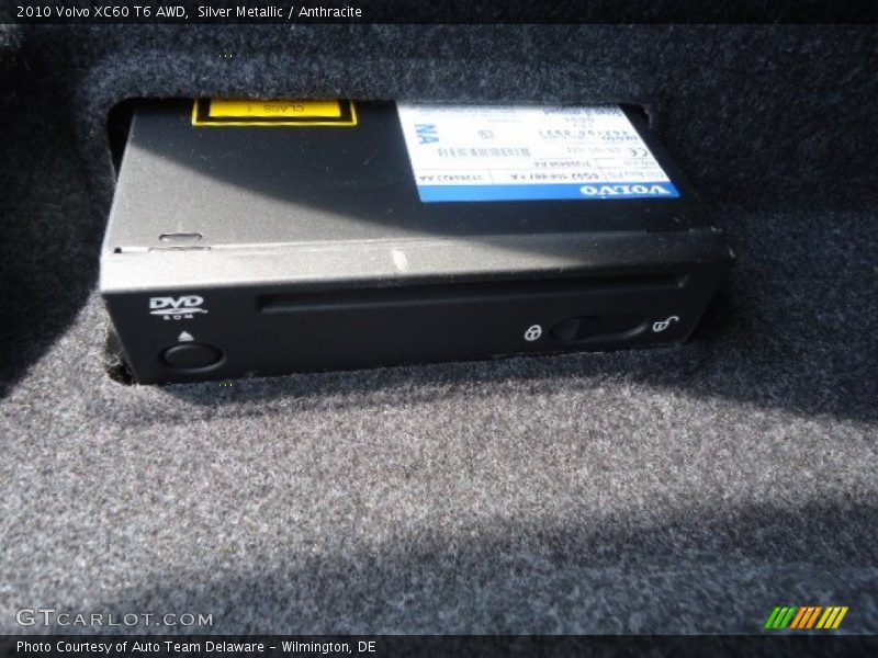 Silver Metallic / Anthracite 2010 Volvo XC60 T6 AWD