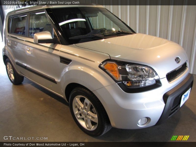 Bright Silver / Black Soul Logo Cloth 2010 Kia Soul +