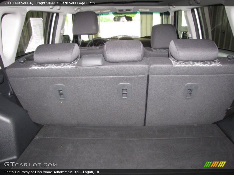 Bright Silver / Black Soul Logo Cloth 2010 Kia Soul +