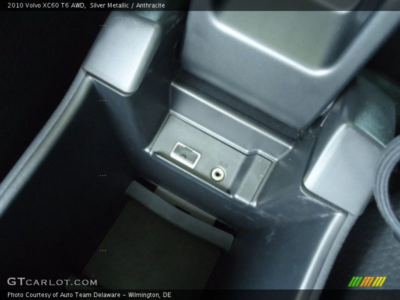 Silver Metallic / Anthracite 2010 Volvo XC60 T6 AWD