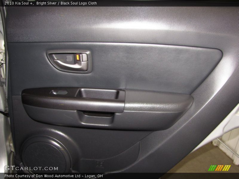 Bright Silver / Black Soul Logo Cloth 2010 Kia Soul +