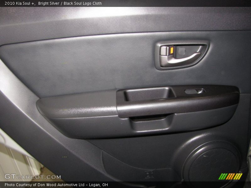 Bright Silver / Black Soul Logo Cloth 2010 Kia Soul +