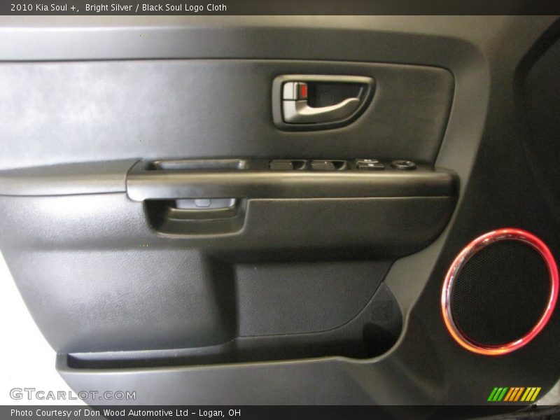 Bright Silver / Black Soul Logo Cloth 2010 Kia Soul +
