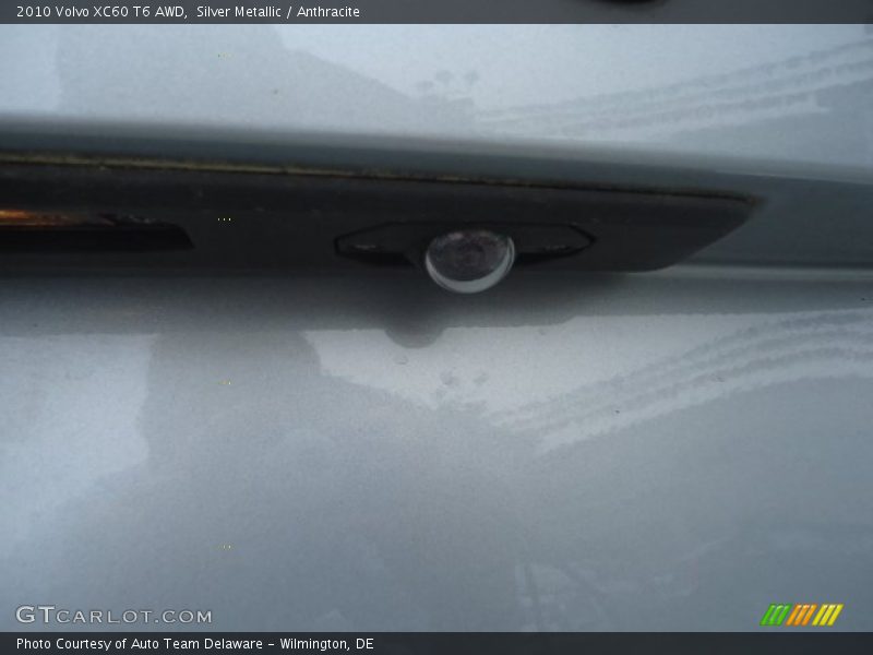 Silver Metallic / Anthracite 2010 Volvo XC60 T6 AWD