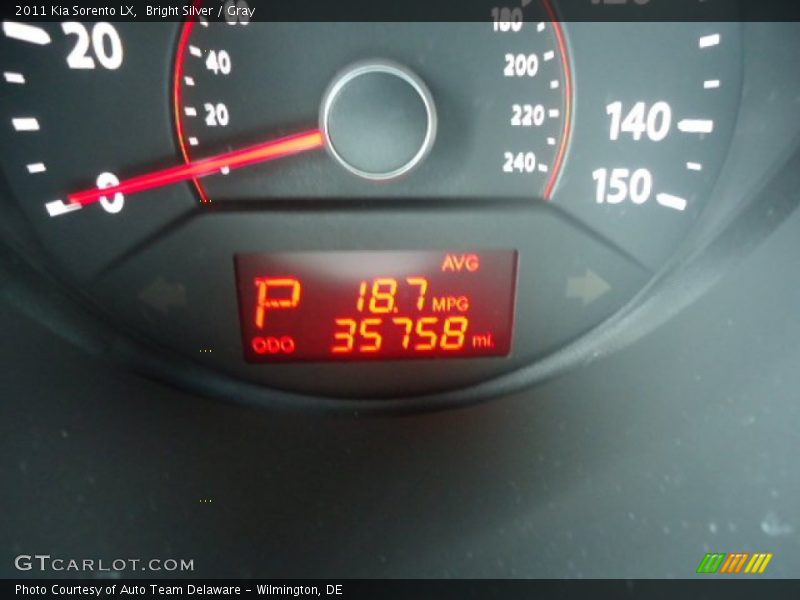 Bright Silver / Gray 2011 Kia Sorento LX