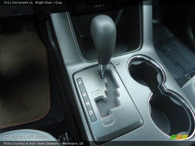 Bright Silver / Gray 2011 Kia Sorento LX