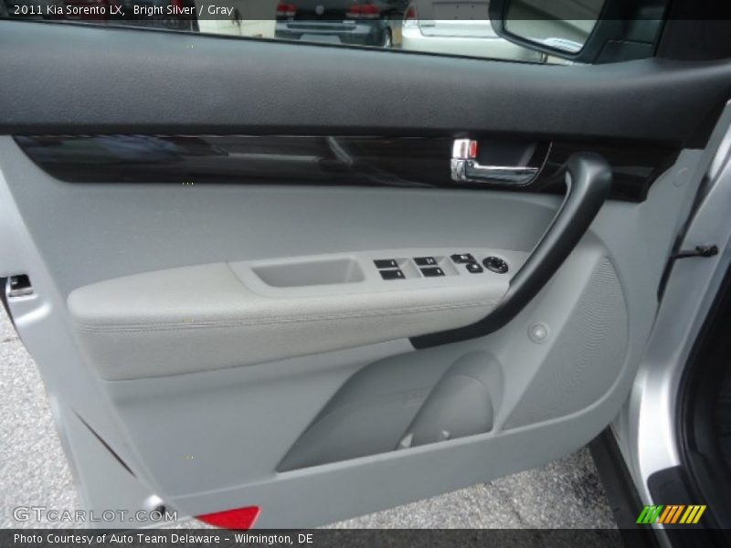Bright Silver / Gray 2011 Kia Sorento LX