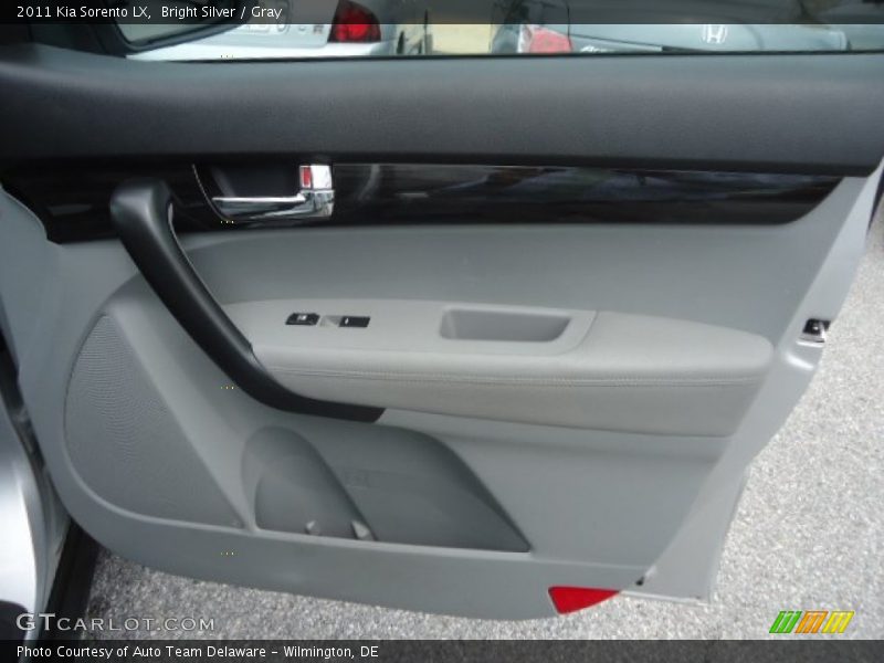 Bright Silver / Gray 2011 Kia Sorento LX