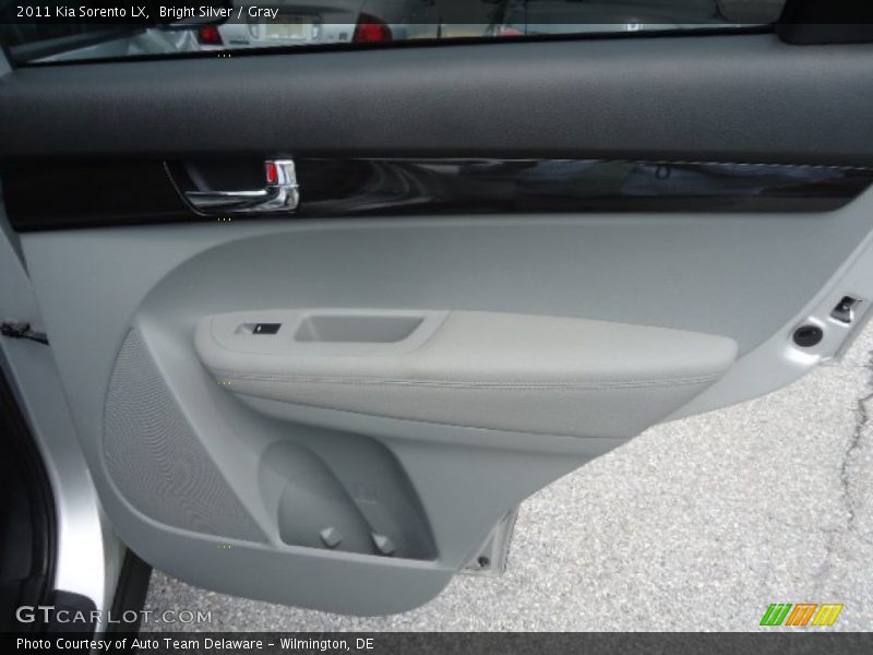 Bright Silver / Gray 2011 Kia Sorento LX