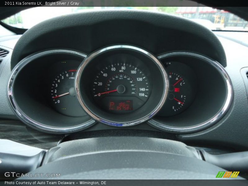 Bright Silver / Gray 2011 Kia Sorento LX