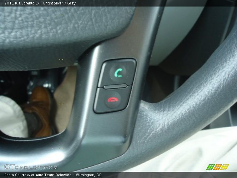 Bright Silver / Gray 2011 Kia Sorento LX