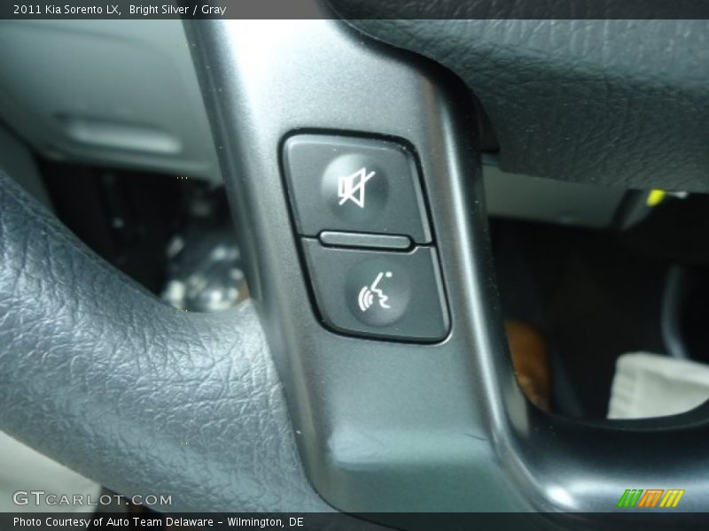 Bright Silver / Gray 2011 Kia Sorento LX