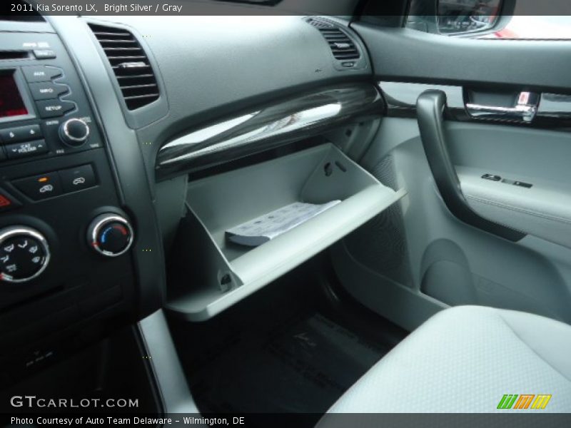 Bright Silver / Gray 2011 Kia Sorento LX