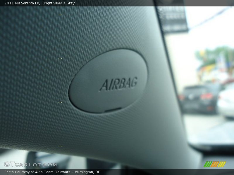 Bright Silver / Gray 2011 Kia Sorento LX