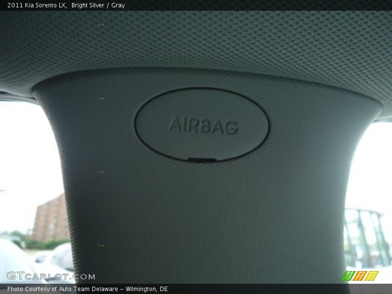 Bright Silver / Gray 2011 Kia Sorento LX