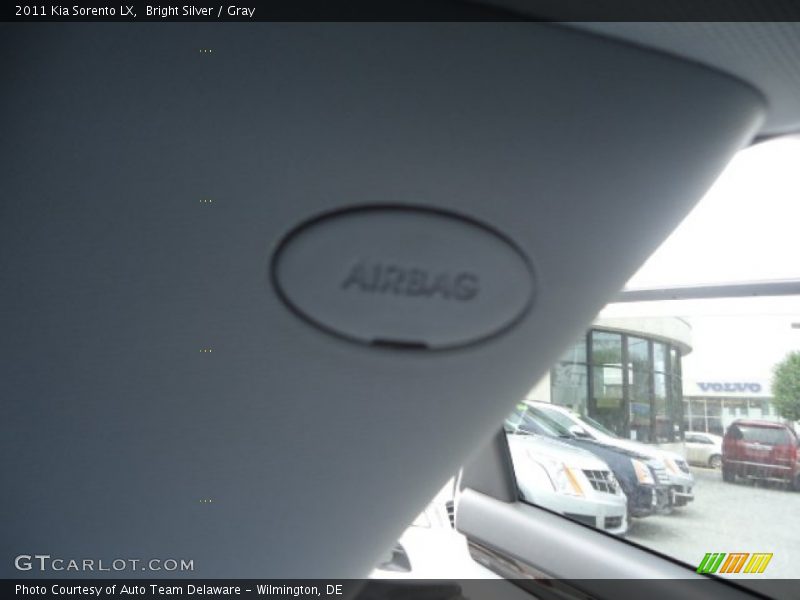 Bright Silver / Gray 2011 Kia Sorento LX