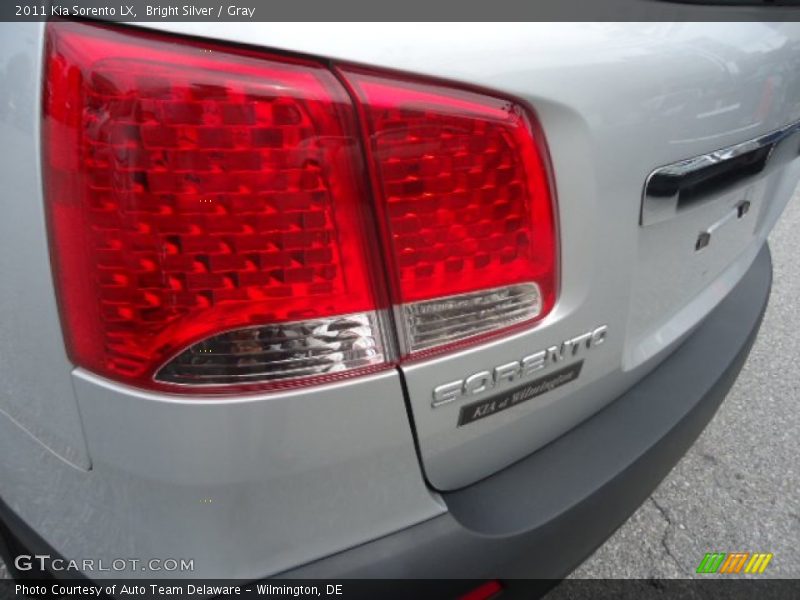 Bright Silver / Gray 2011 Kia Sorento LX