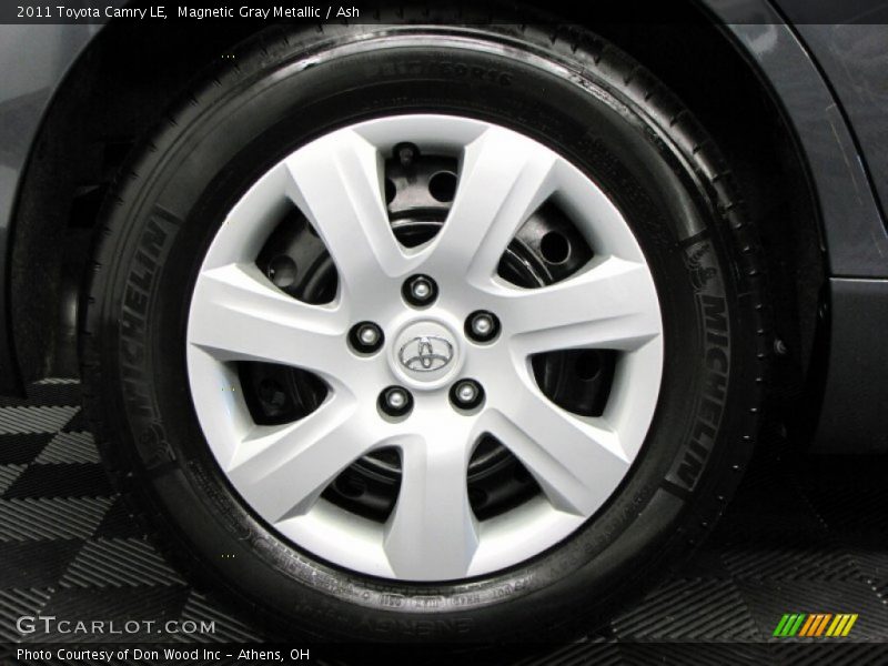 Magnetic Gray Metallic / Ash 2011 Toyota Camry LE