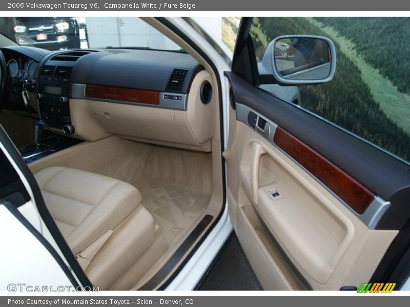Campanella White / Pure Beige 2006 Volkswagen Touareg V6