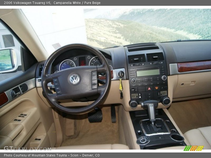 Campanella White / Pure Beige 2006 Volkswagen Touareg V6