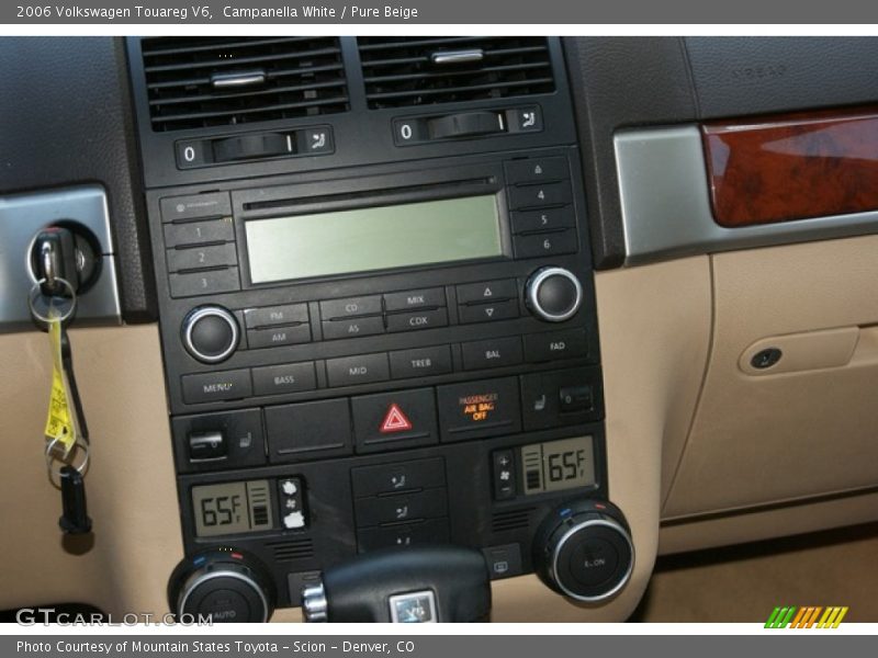 Campanella White / Pure Beige 2006 Volkswagen Touareg V6
