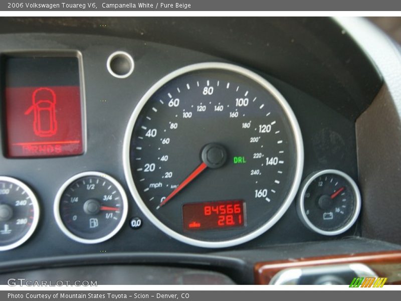 Campanella White / Pure Beige 2006 Volkswagen Touareg V6