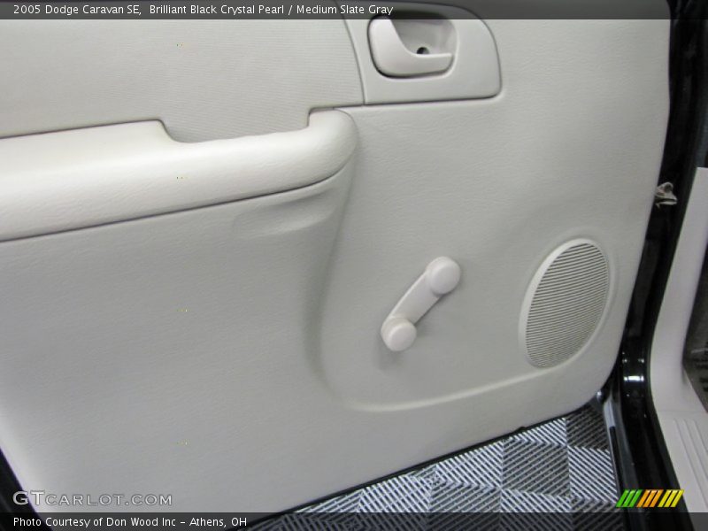 Brilliant Black Crystal Pearl / Medium Slate Gray 2005 Dodge Caravan SE