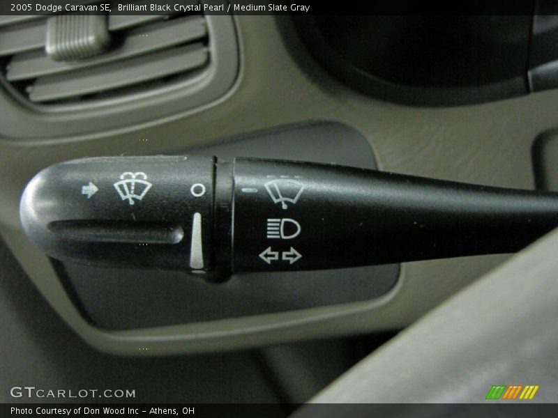 Brilliant Black Crystal Pearl / Medium Slate Gray 2005 Dodge Caravan SE