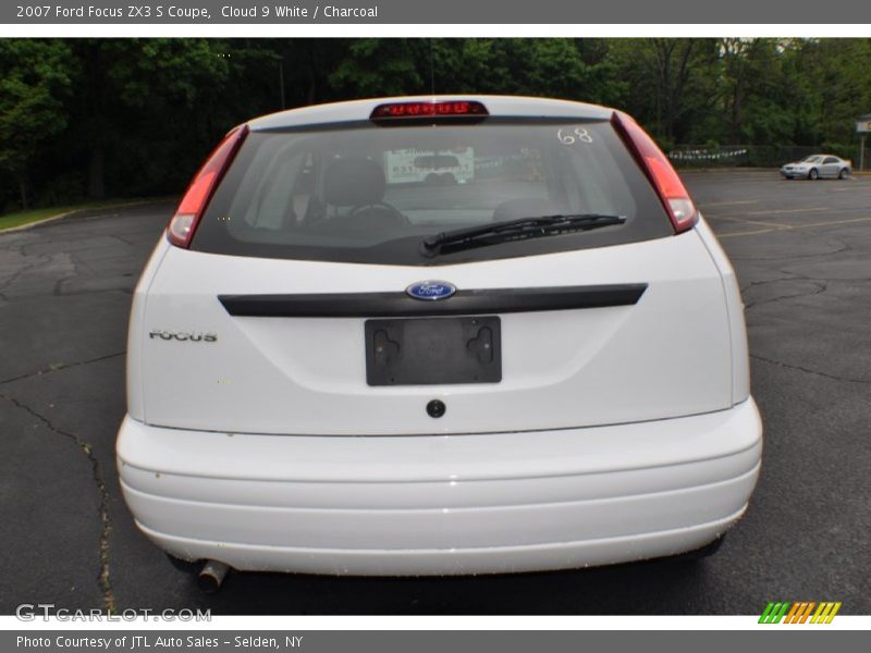 Cloud 9 White / Charcoal 2007 Ford Focus ZX3 S Coupe