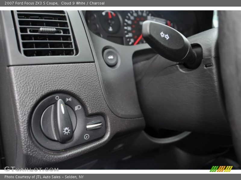 Cloud 9 White / Charcoal 2007 Ford Focus ZX3 S Coupe