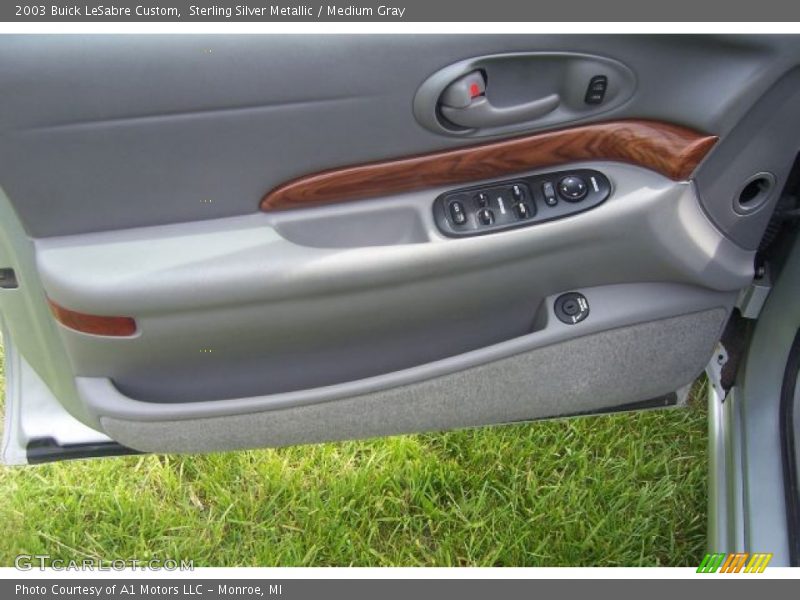 Sterling Silver Metallic / Medium Gray 2003 Buick LeSabre Custom
